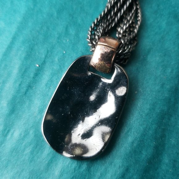 2/15$ Liz Claiborne chain and beads pendant - Picture 3 of 6